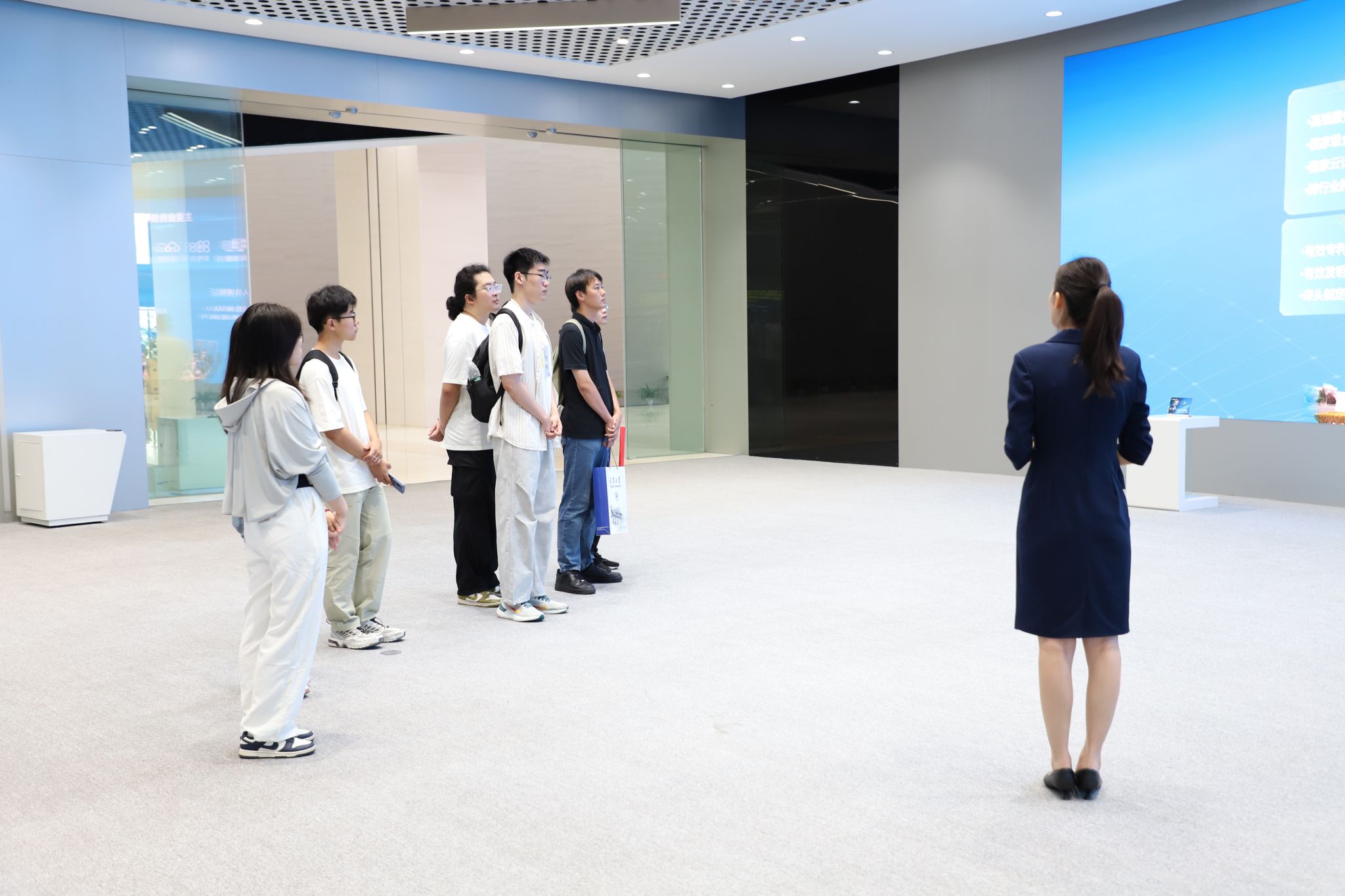 芯火相傳，浪潮之巔 微電子學(xué)院赴浪潮集團(tuán)開展“祖國需要 天大志愿”就業(yè)行專項實踐活動